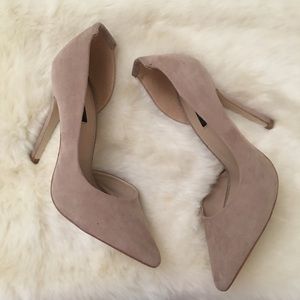 Nude Pumps